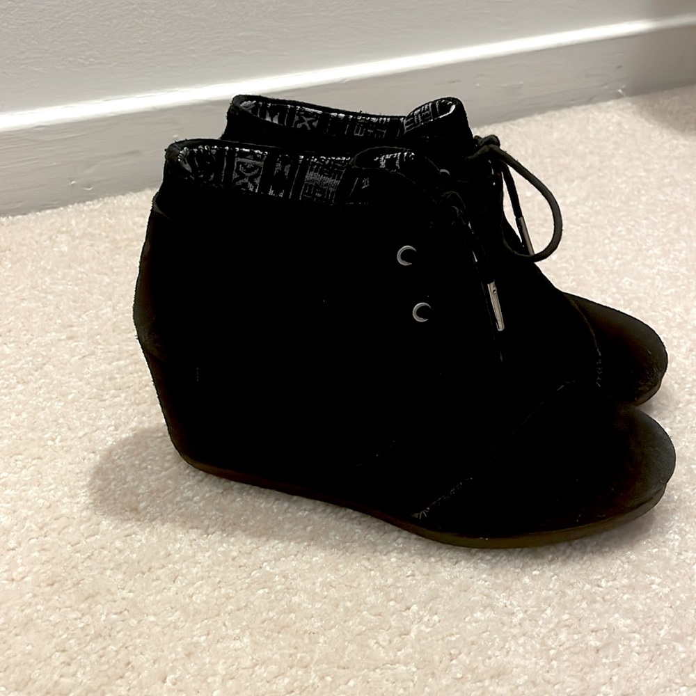 Black Suede Desert Wedge boot